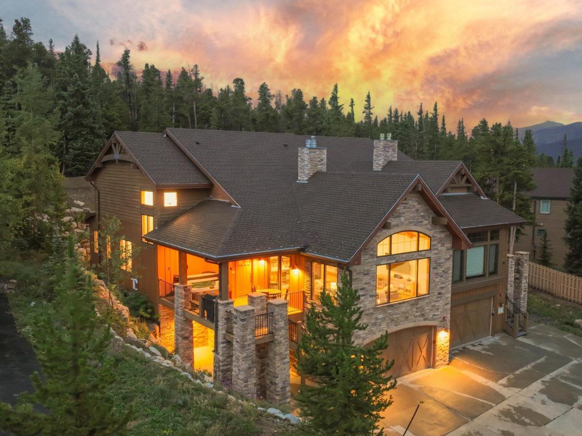 Warm And Luxurious, Spectacular Views, En-suites, Hot Tub, Shuffle Board, Arcade Machine!! Breckenridge