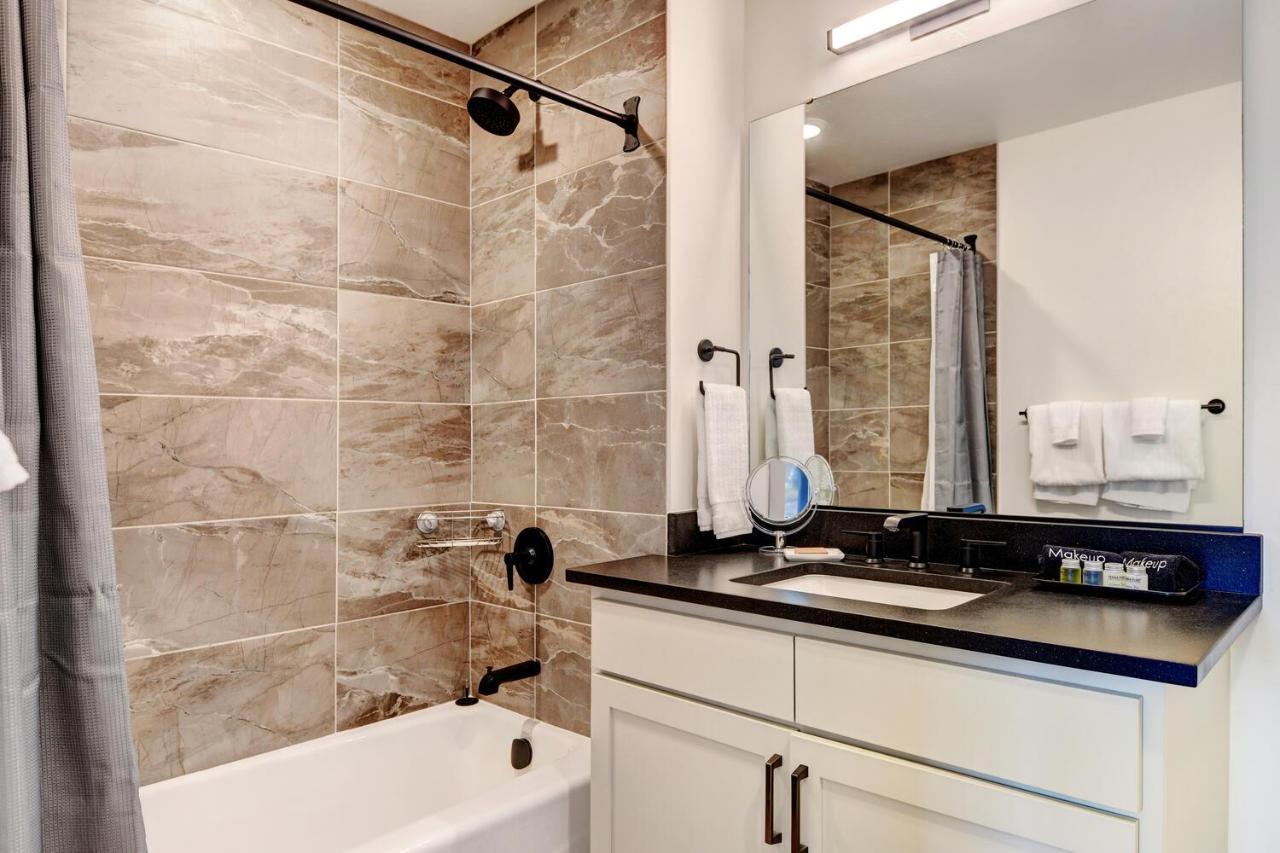 Holiday home New Luxury 2307/ Hot Tub / Ac / Great Views / Price - $500 Free Activities Daily *