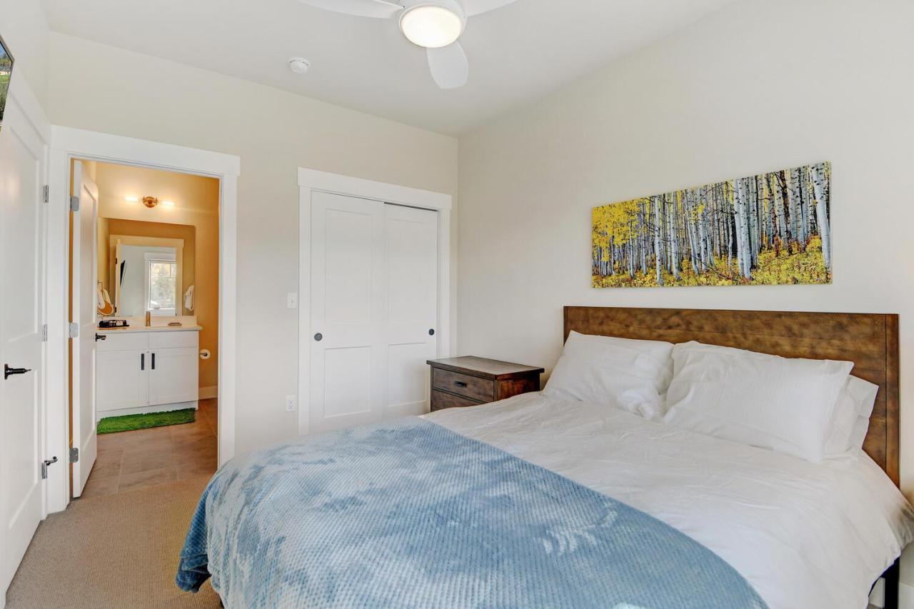 New Luxury Loft 4 / Hot Tub & Great Views / Price - $500 Of Free Activities Daily