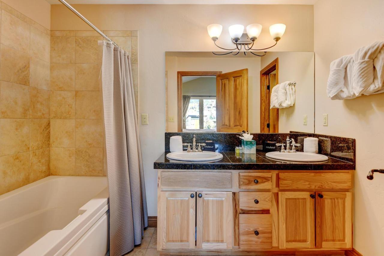 Luxury 582 On River With Hot Tub / Great Views / Price - $500 Free Activities Daily *