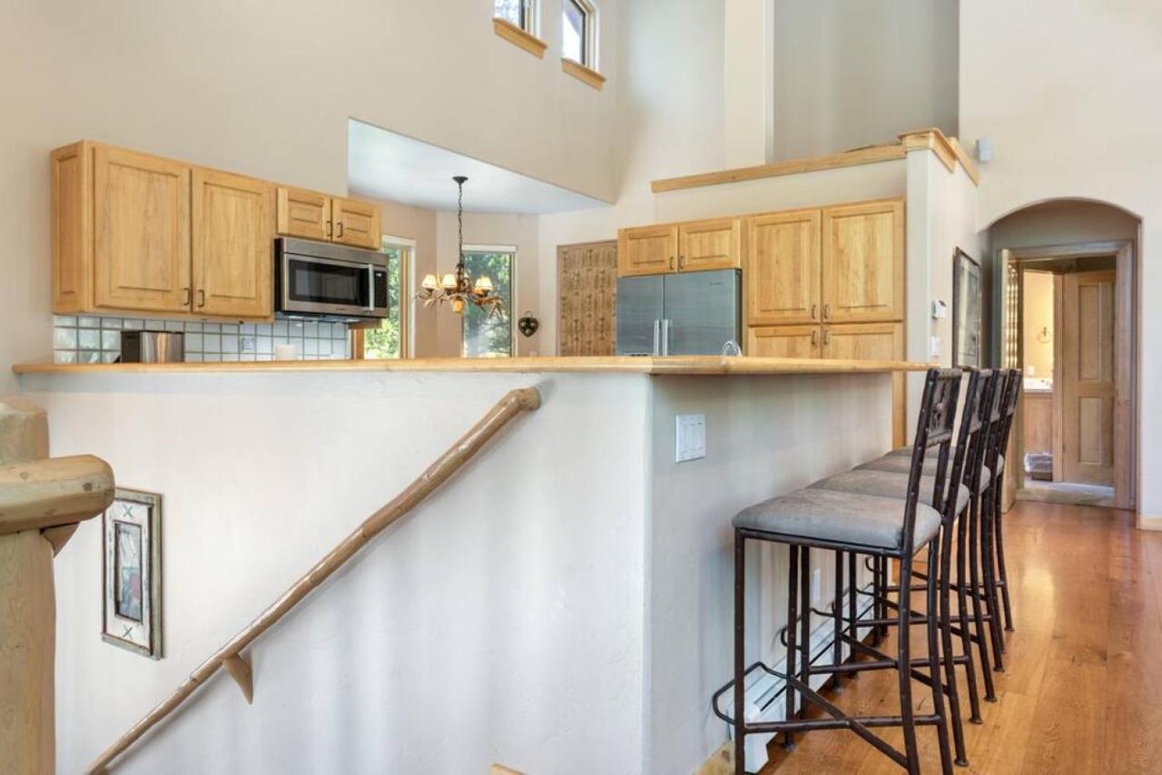 5037 Prima Court * Vail