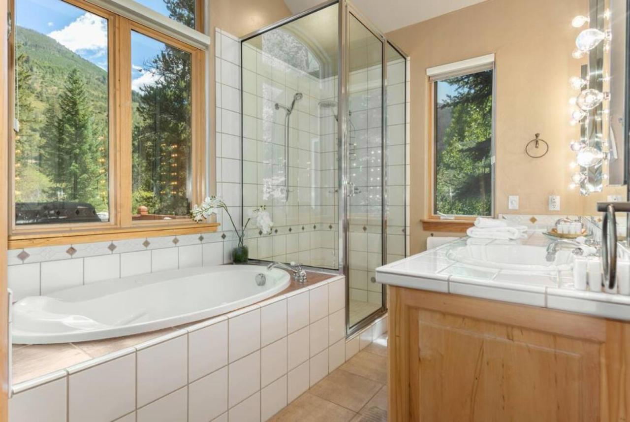 5037 Prima Court Holiday home
