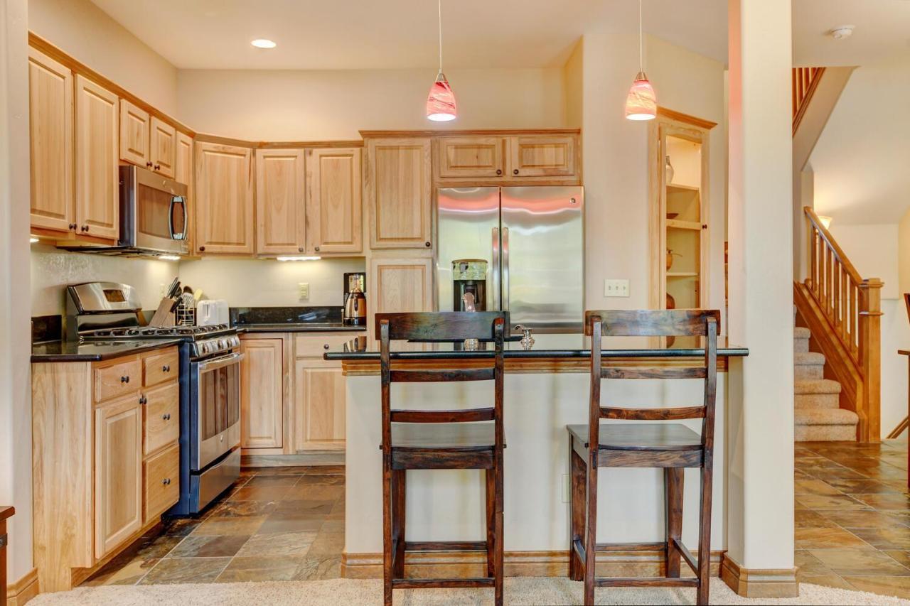 Holiday home Luxury 582 On River With Hot Tub / Great Views / Price - $500 Free Activities Daily