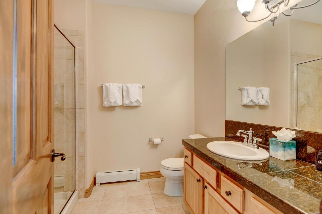 Luxury 582 On River With Hot Tub / Great Views / Price - $500 Free Activities Daily *