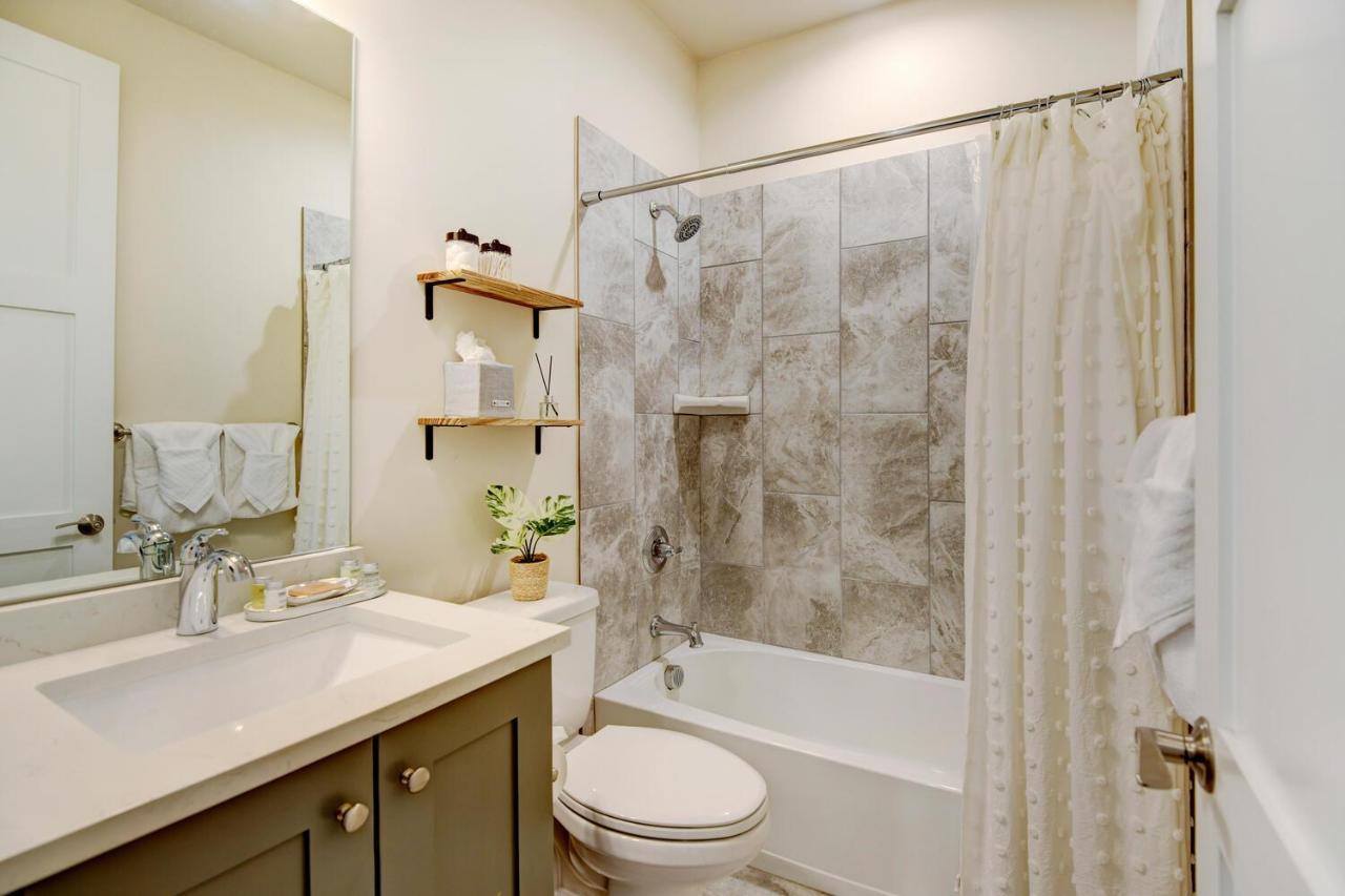 New Luxury 254 / Rooftop Hot Tub / Great Views / Price - $500 Free Activities Daily