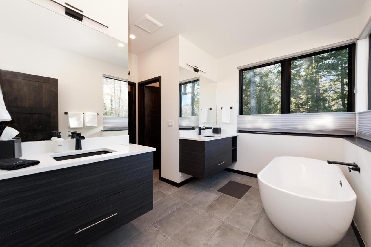 Twilight - 210 Tacoma Drive Holiday home *