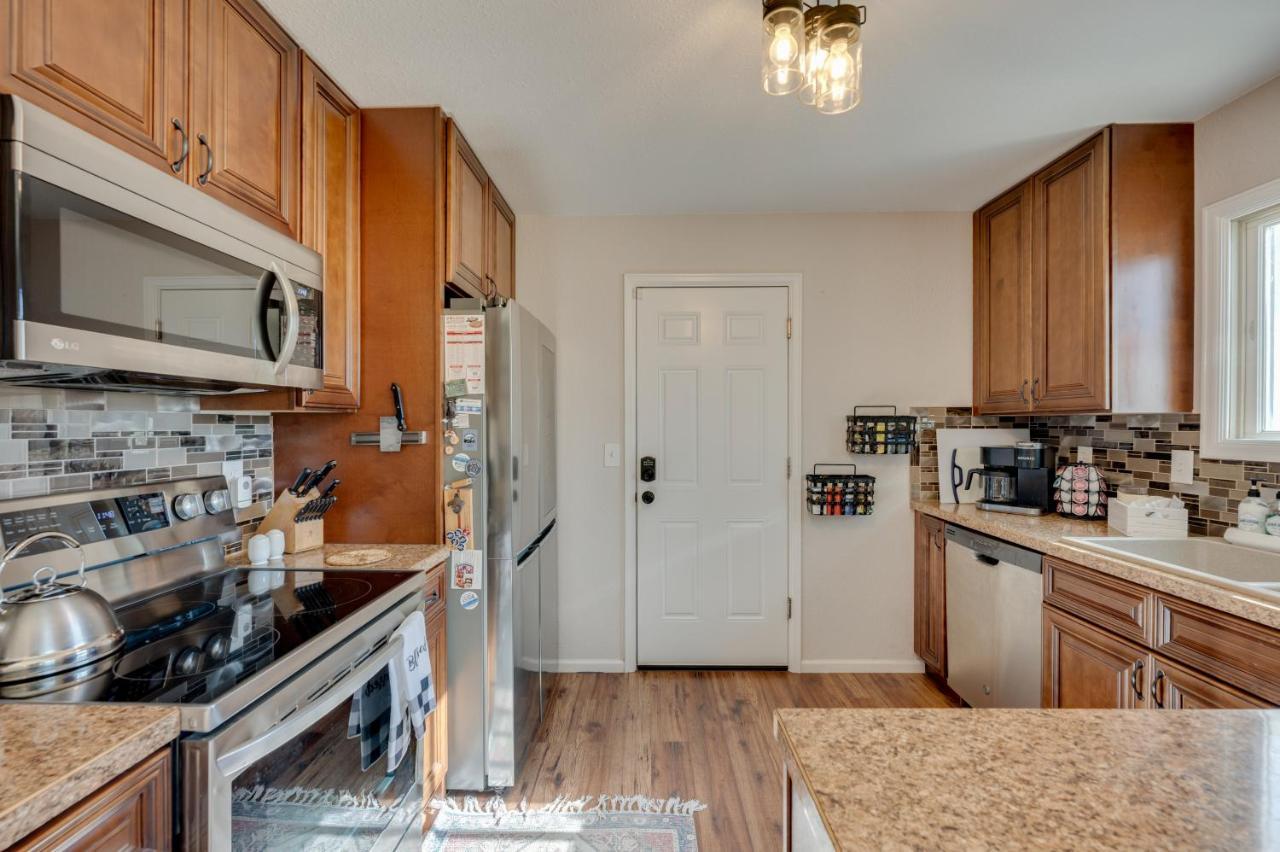 With Private Hot Tub And Wood Fireplace! Loveland