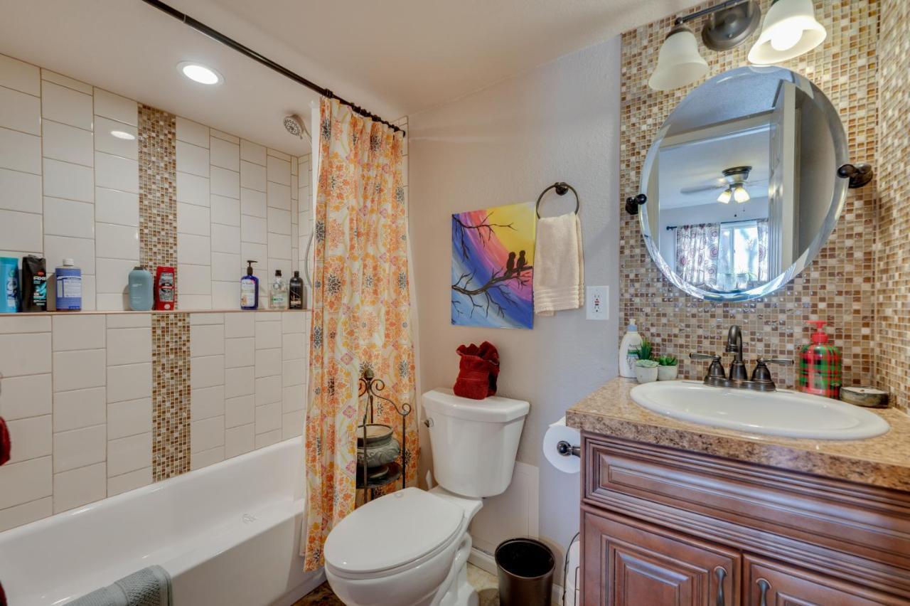 With Private Hot Tub And Wood Fireplace! *