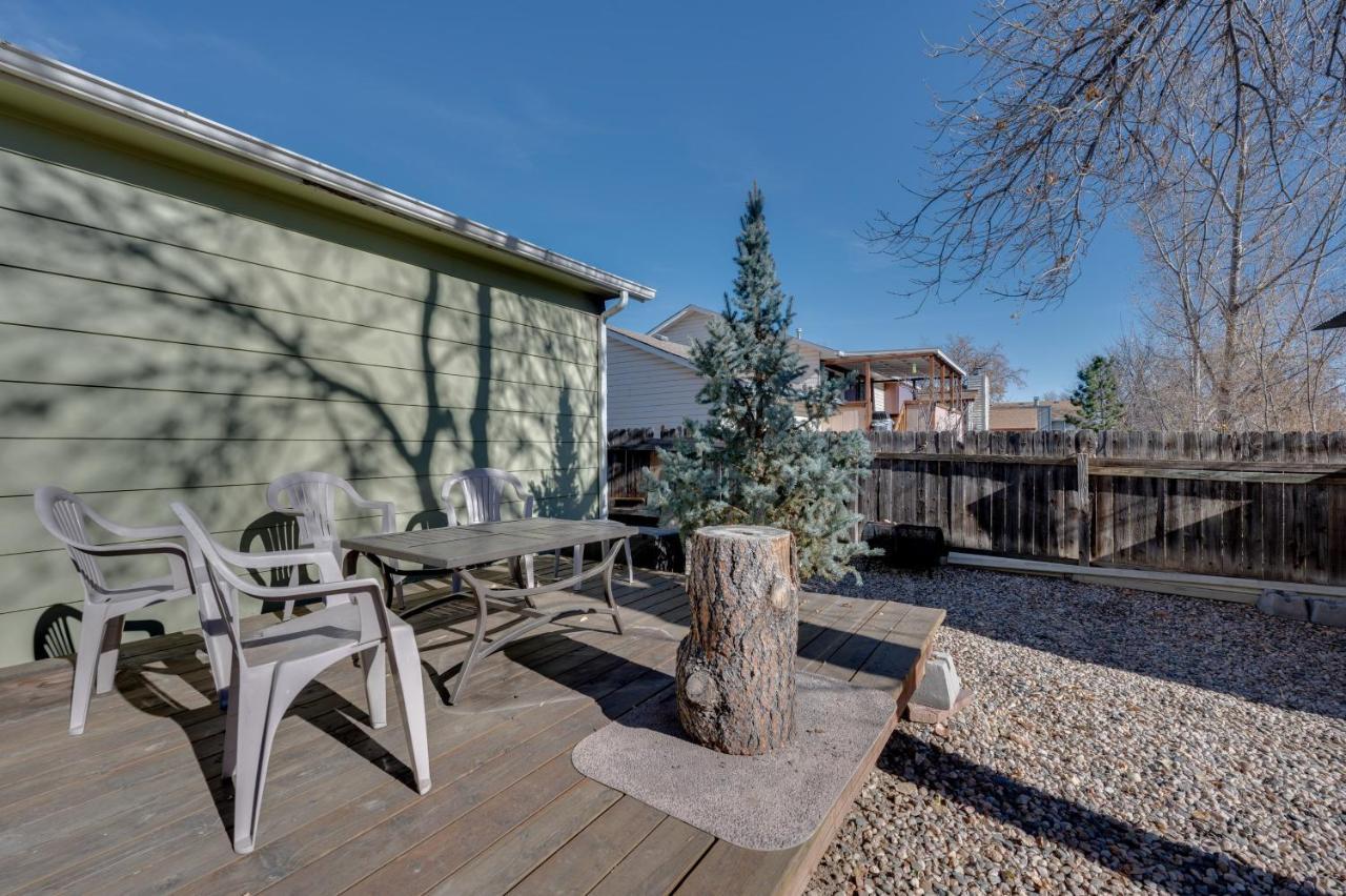 With Private Hot Tub And Wood Fireplace!