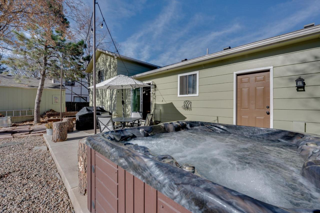 Casa de férias With Private Hot Tub And Wood Fireplace! Loveland