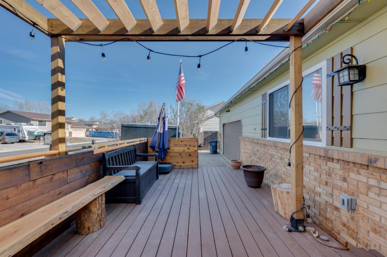 With Private Hot Tub And Wood Fireplace! Casa de férias Loveland