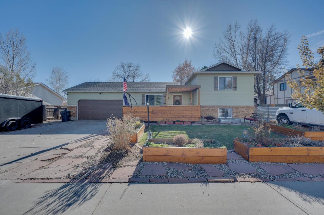 With Private Hot Tub And Wood Fireplace! Loveland