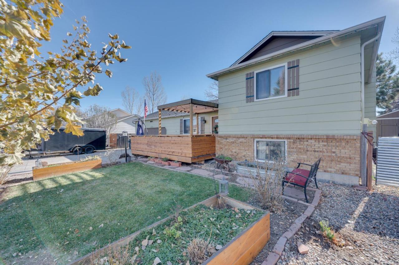With Private Hot Tub And Wood Fireplace! Loveland
