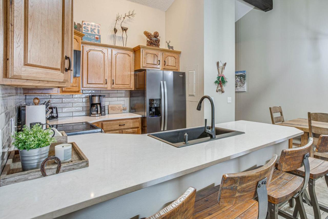 Apartment Colorado Escape With Pool Access And Mountain Views! Avon