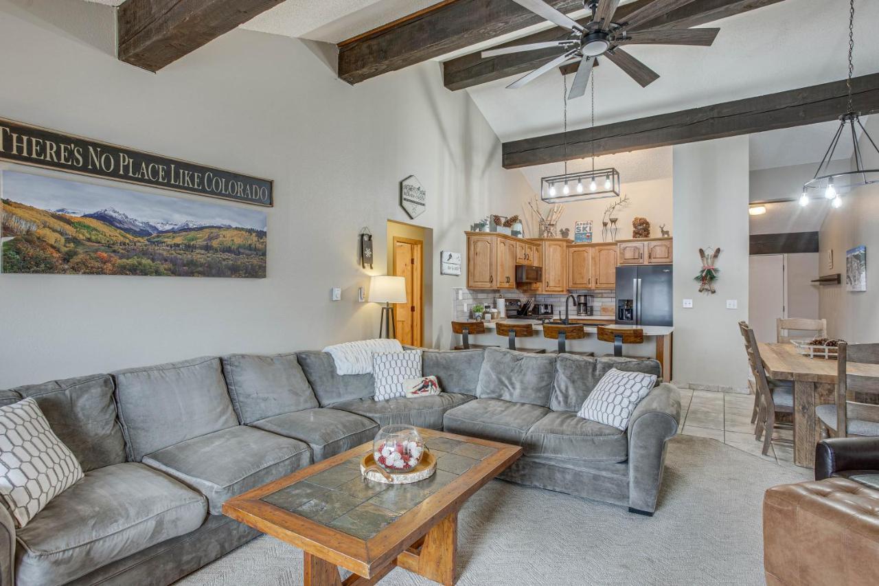 Colorado Escape With Pool Access And Mountain Views! *