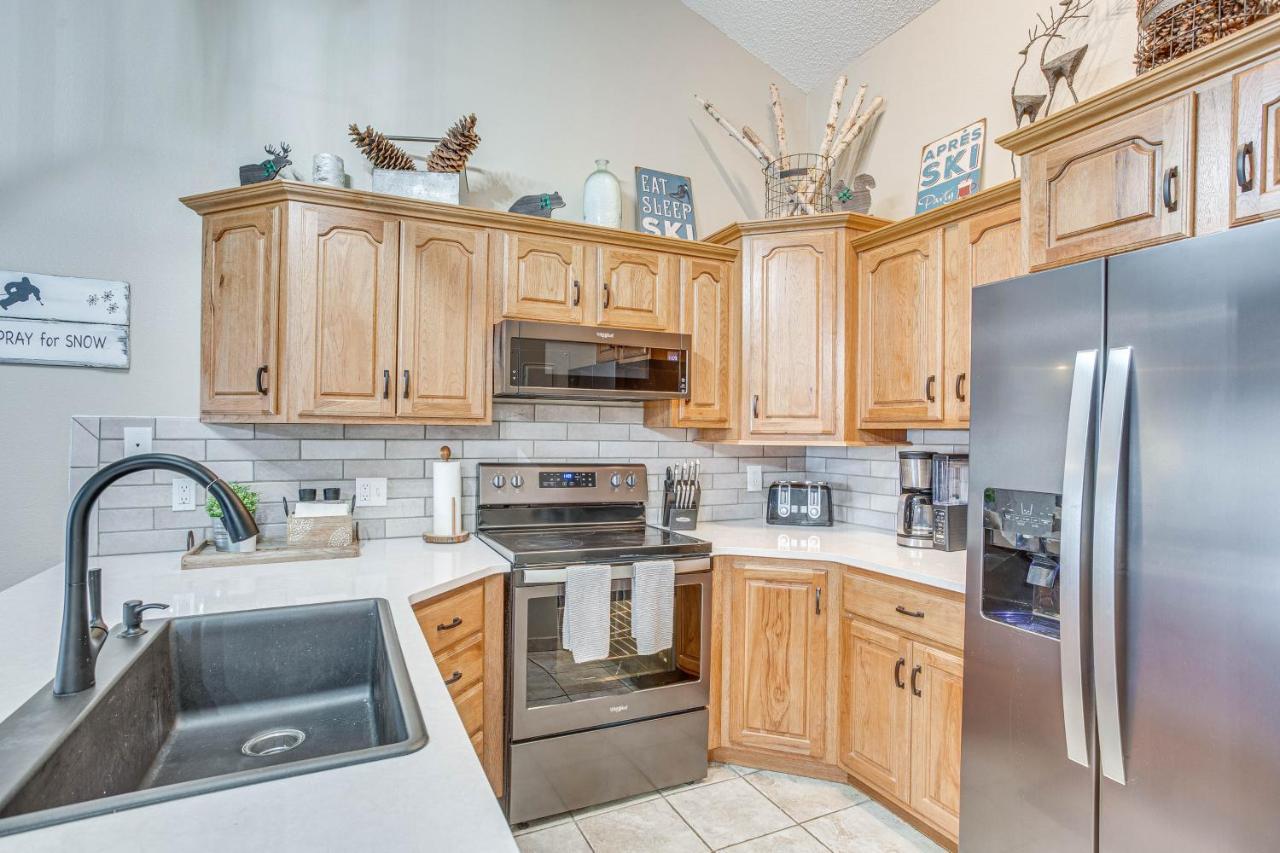 Colorado Escape With Pool Access And Mountain Views! Apartment Avon