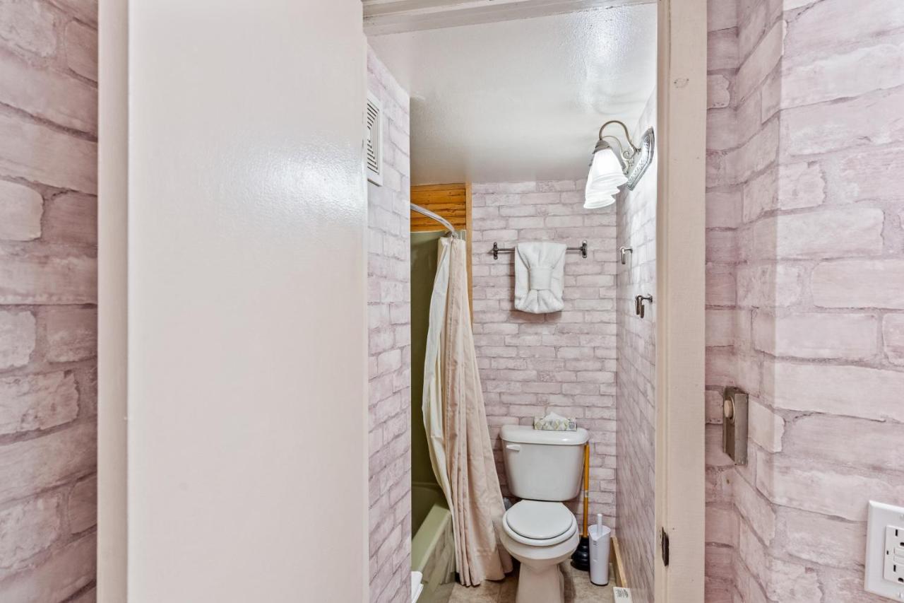 Apartment 1920 Time Square Drive #114