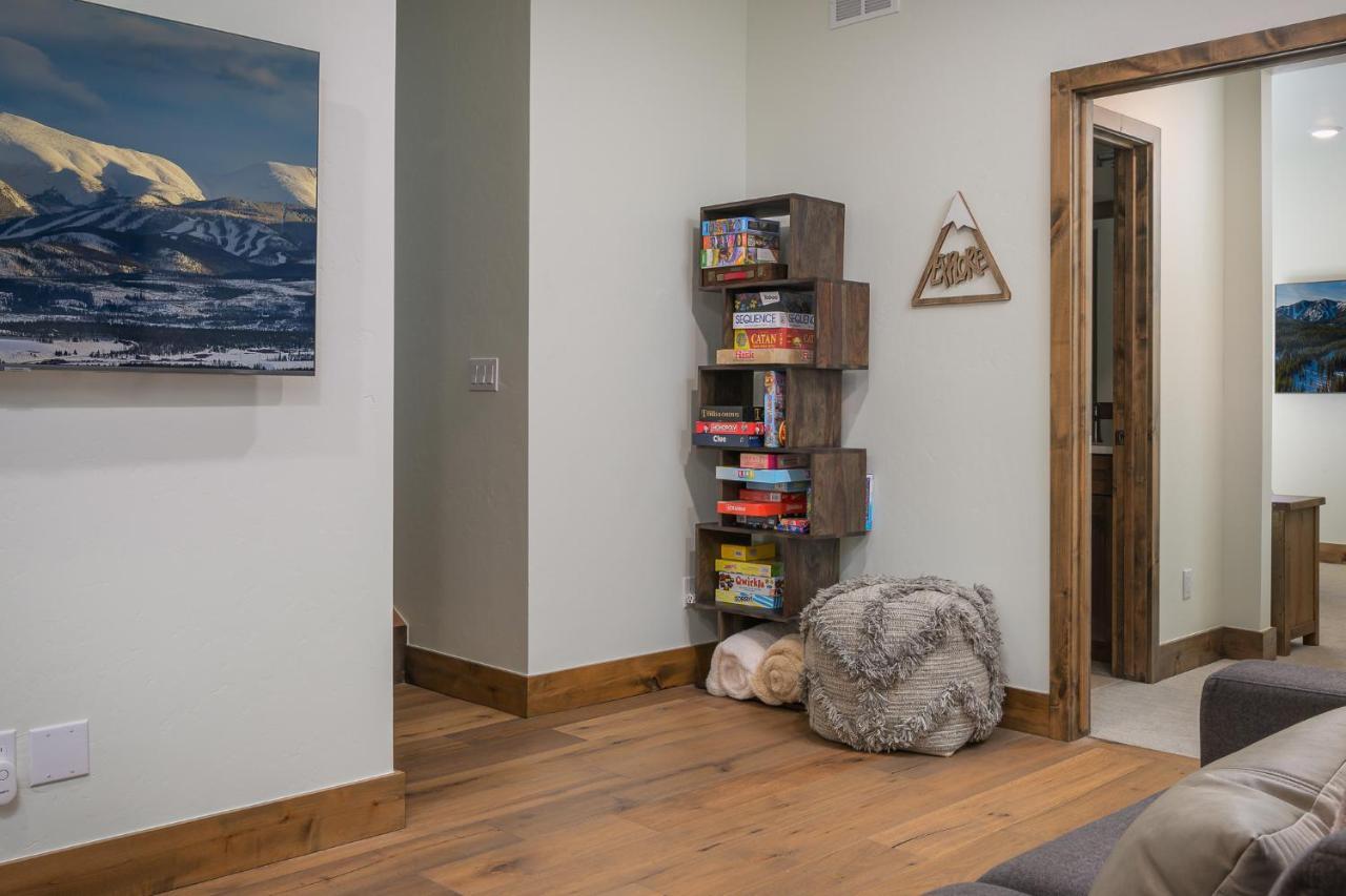 New Luxury 502 Next To / Hot Tub & Views / Price - $500 Free Activities Daily *