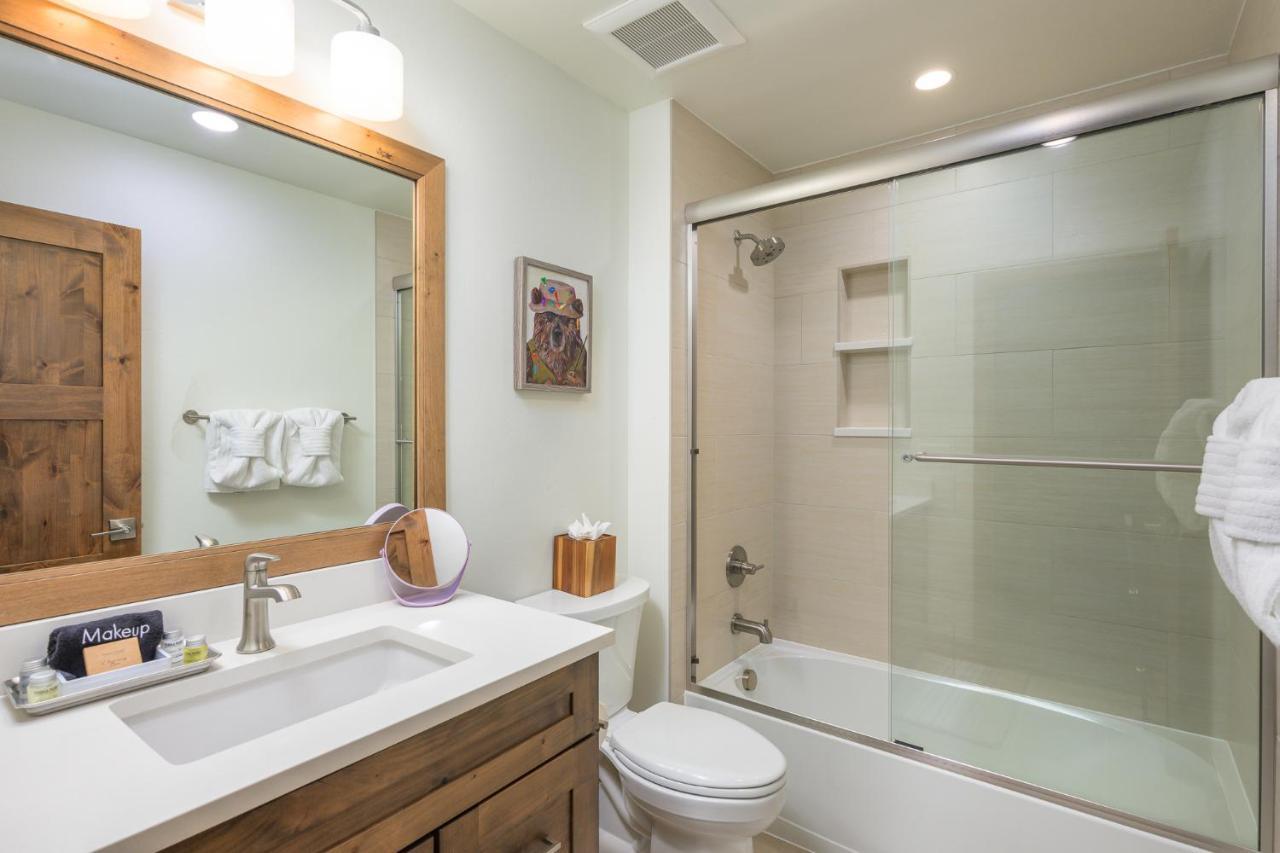 New Luxury 502 Next To / Hot Tub & Views / Price - $500 Free Activities Daily