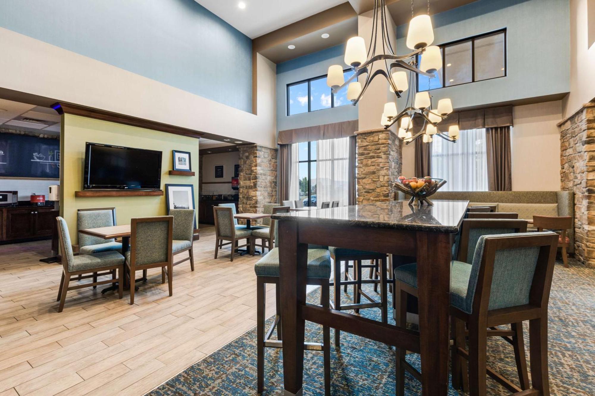 Hampton & Colorado Springs-air Force Academy/i-25 North Hotel 3*