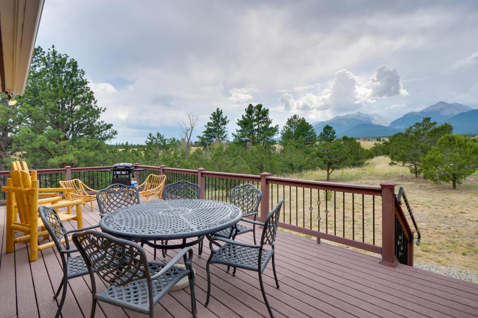 The Fox Den 360 Mtn View And On-site Hiking! Holiday home