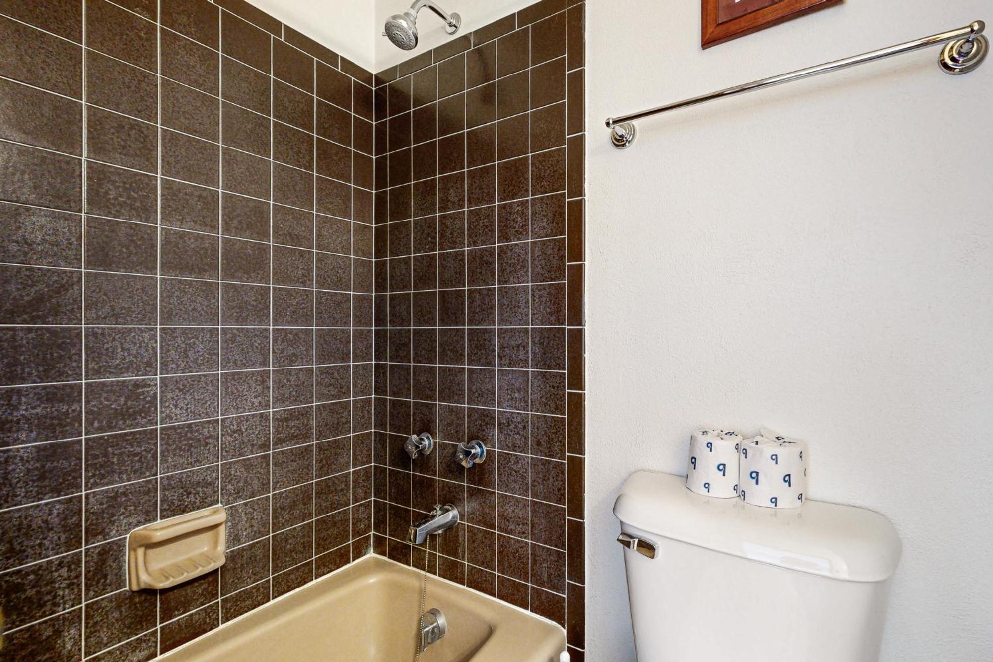 4 Bed 4 Bath In *