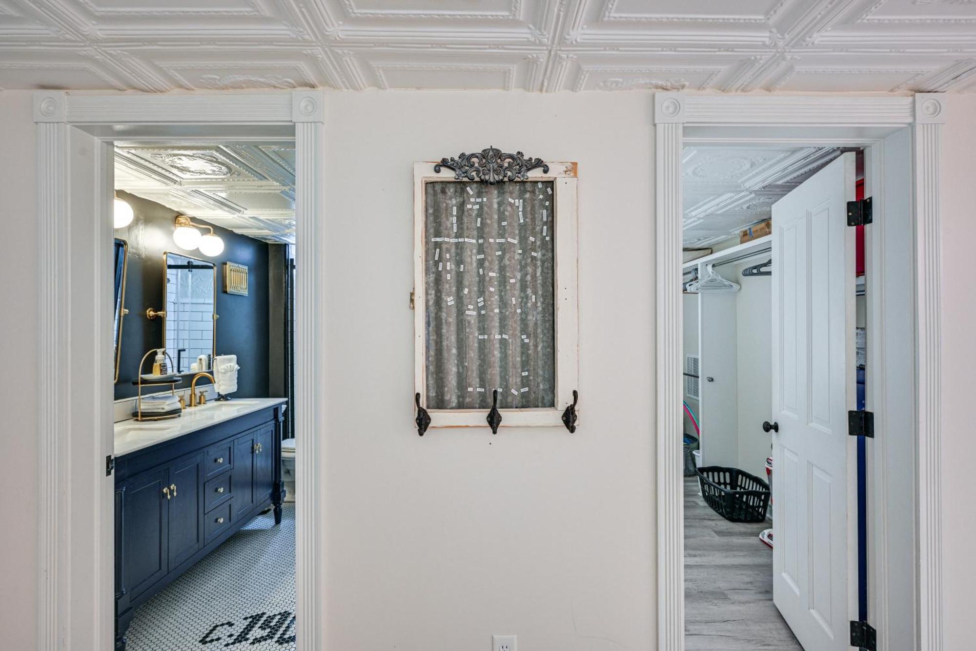 Apartment Walk To Arkansas River Historic Palace Loft! *