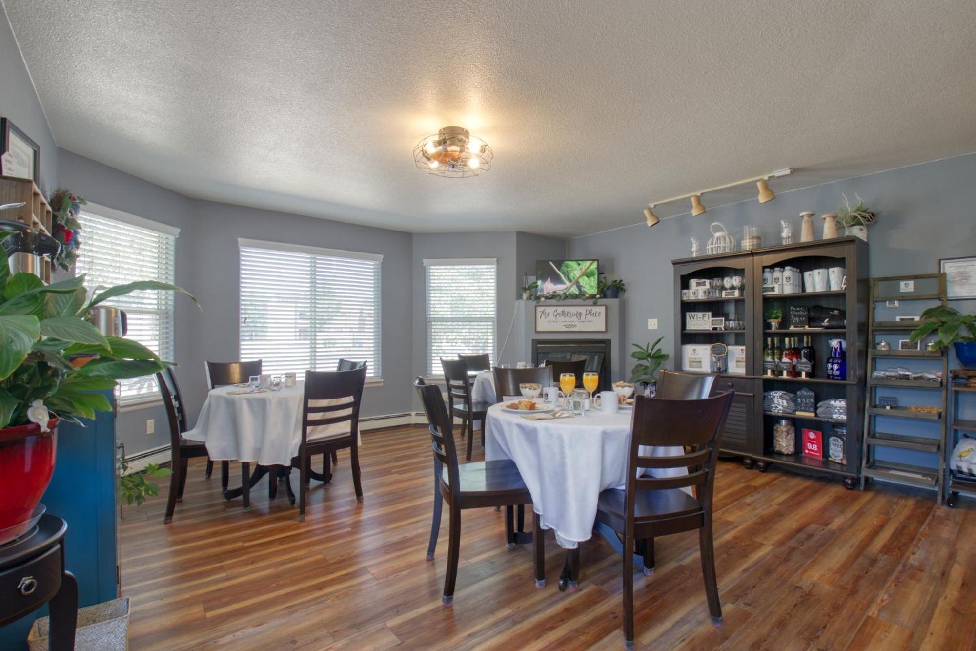 Castle Creek Manor Bed & Breakfast *