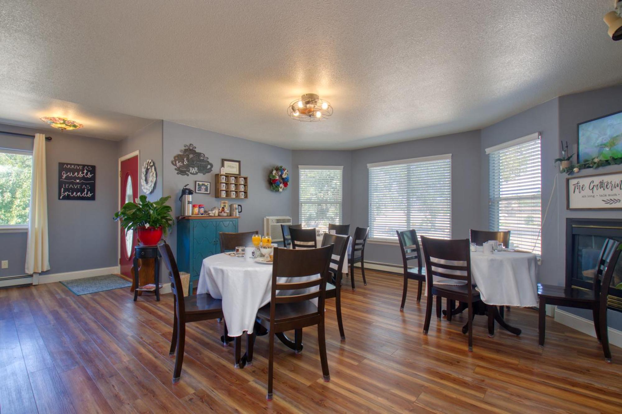 Castle Creek Manor Bed & Breakfast