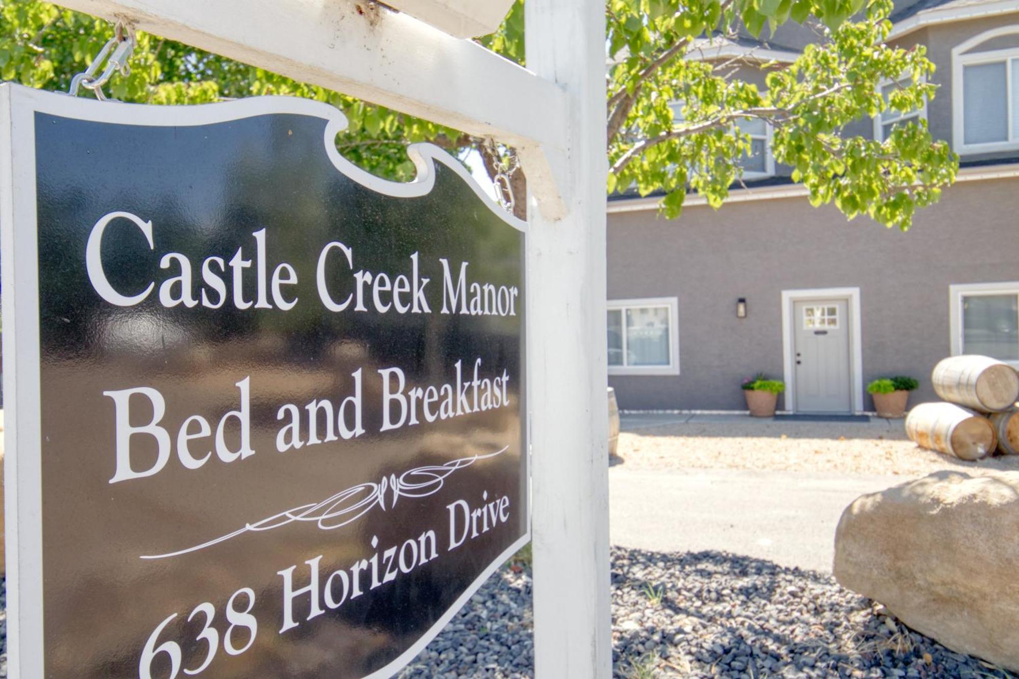 Castle Creek Manor Bed & Breakfast *