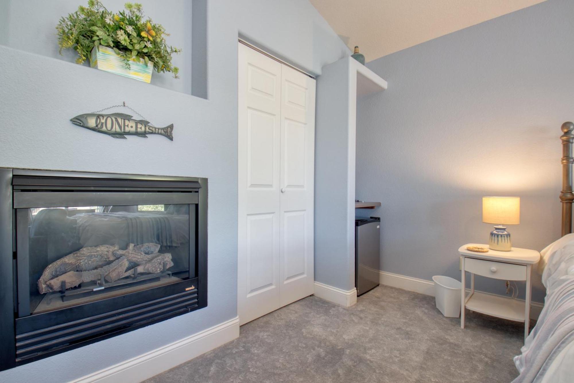 Castle Creek Manor Bed & Breakfast *