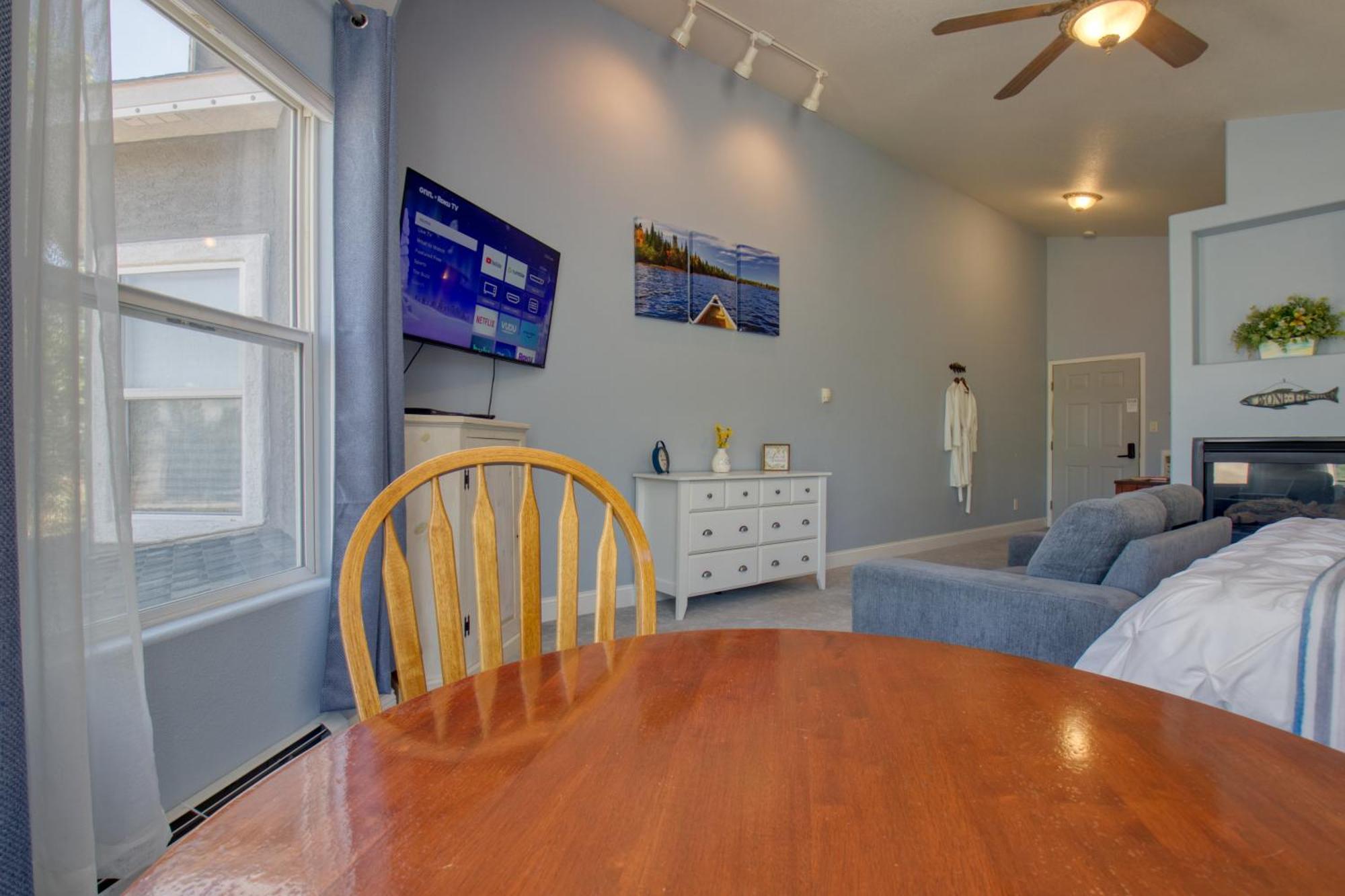Castle Creek Manor Bed & Breakfast *