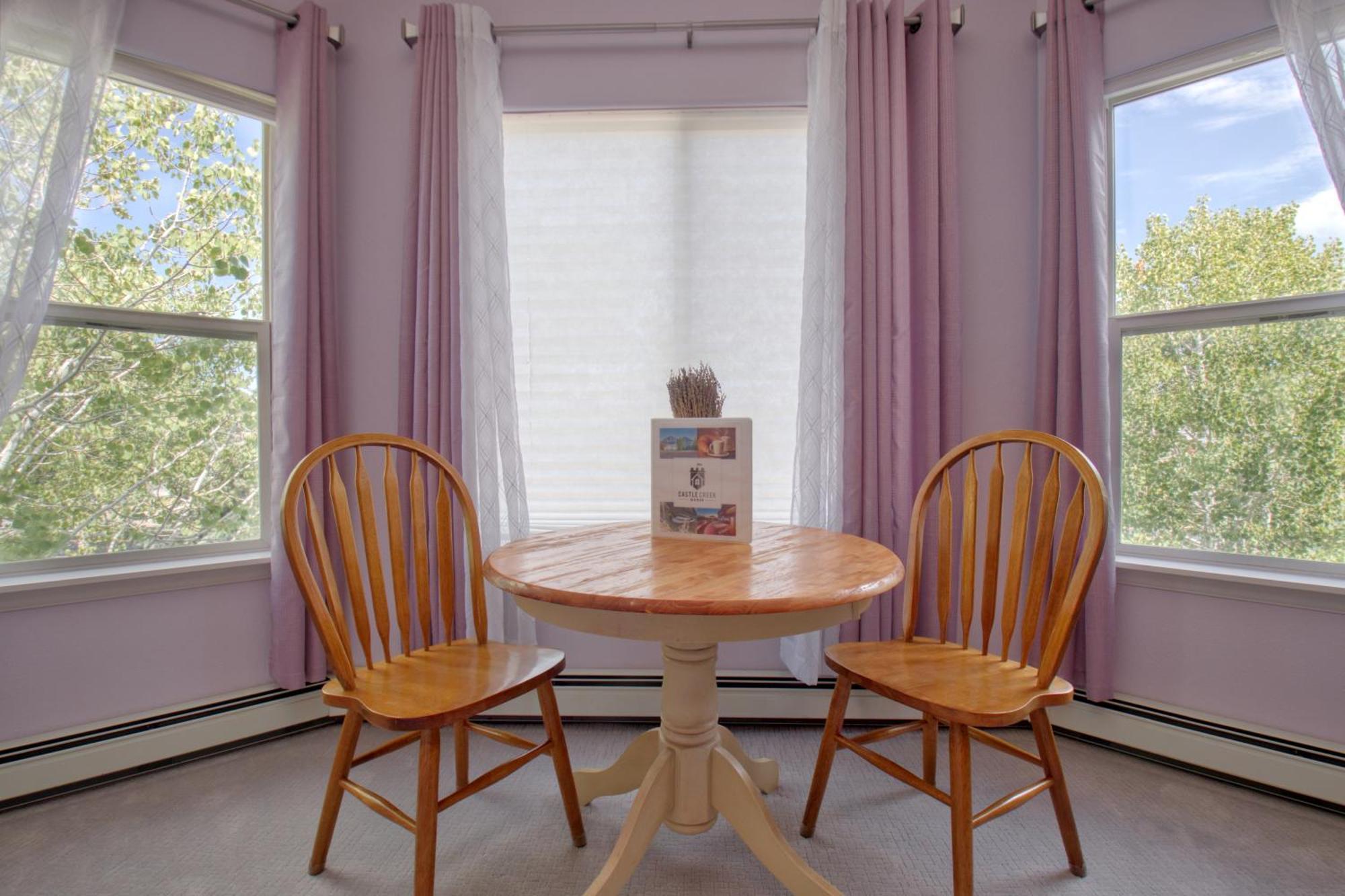Castle Creek Manor Bed & Breakfast