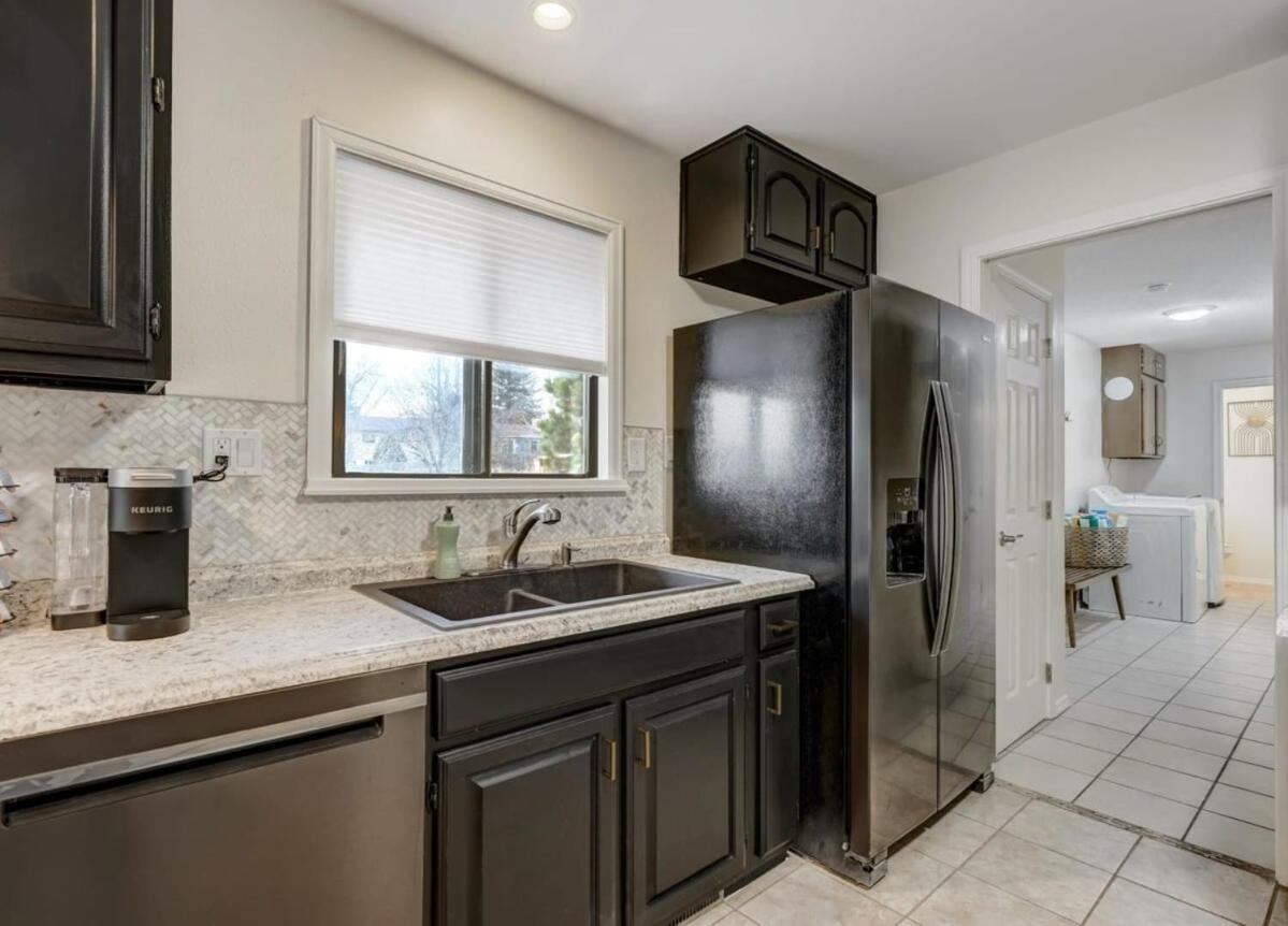 Evergreen Luxe - Hot Tub Gaming Haven Big Groups Holiday home Colorado Springs