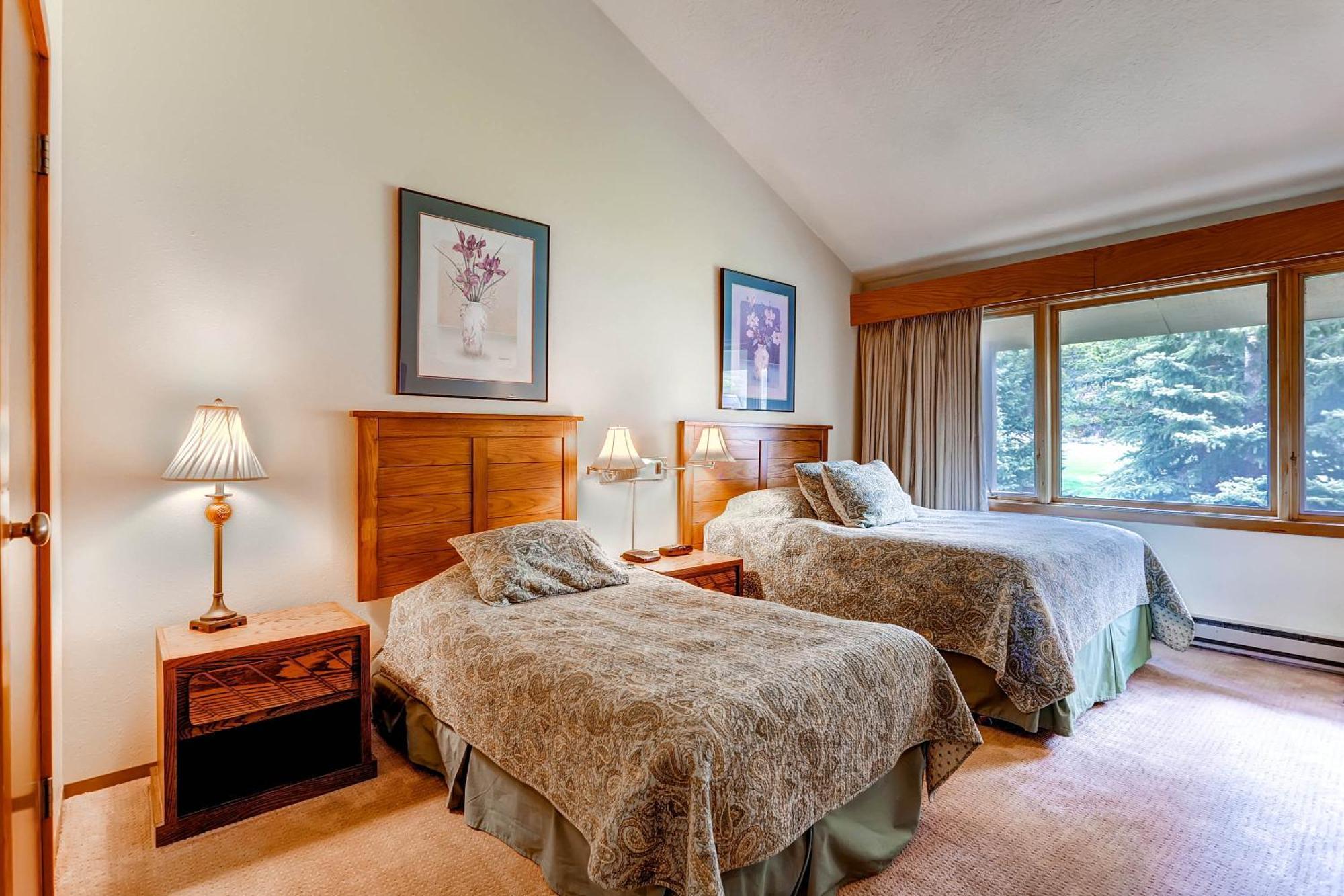 Lakeside Village By Resort 3*