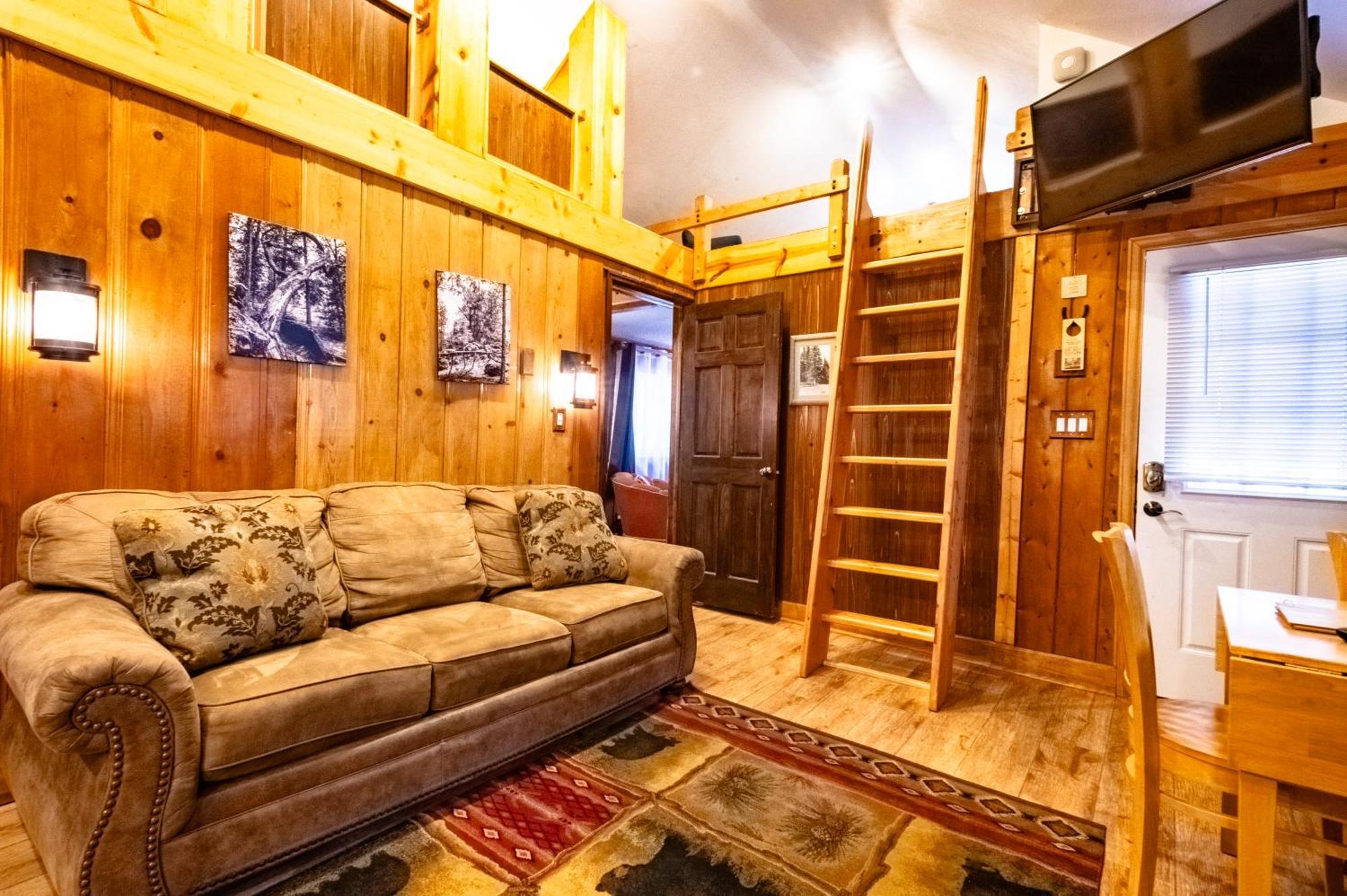 Alpen Way Mountain Lodge *