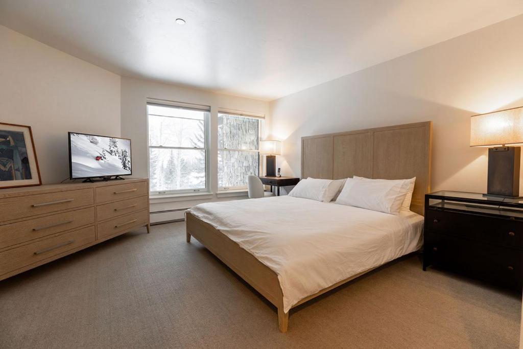Northwood's Ski-in Ski-out By Realty * Vail