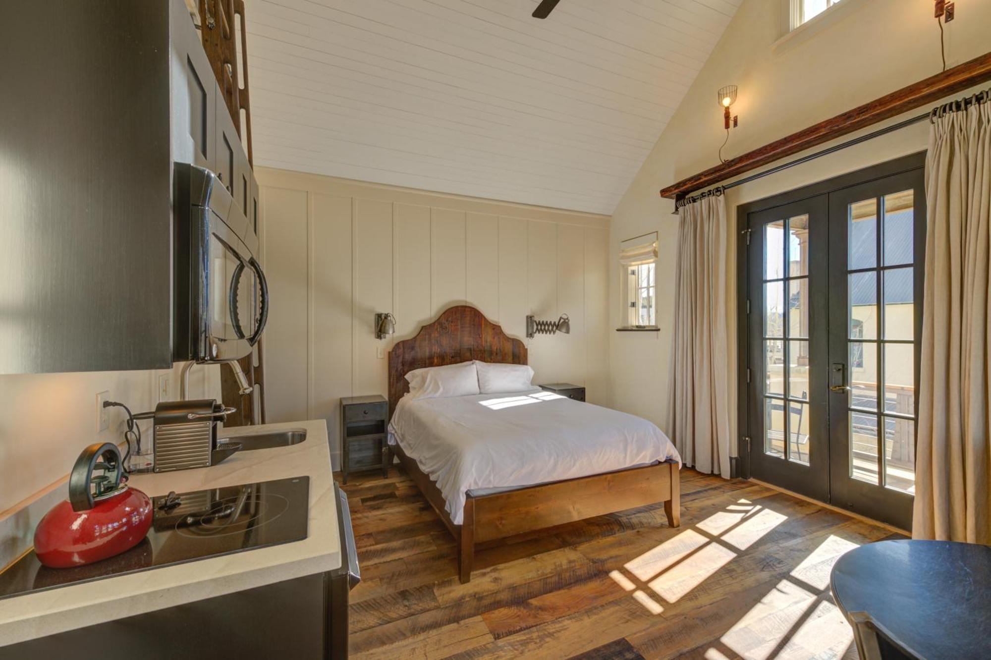 South Main Residences By Surf Hotel 3*