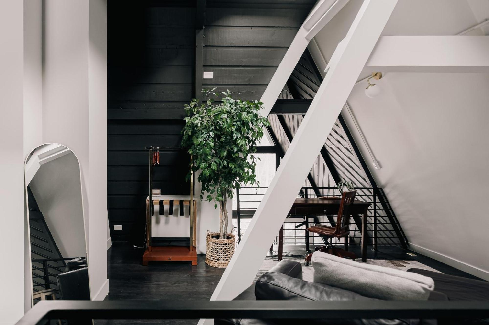 Modern A-frame - Mountain Views - *