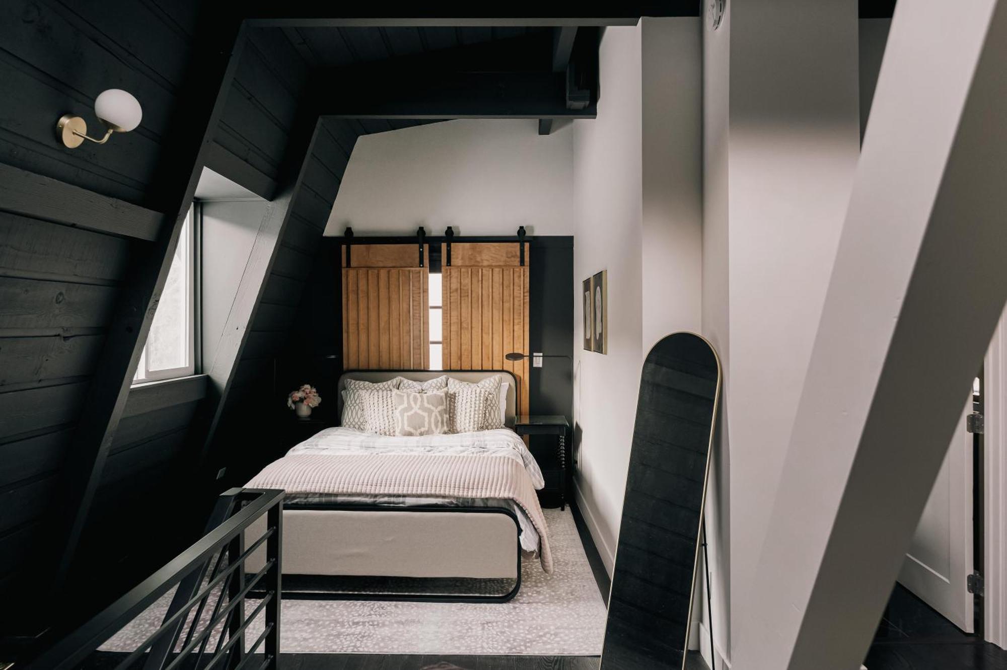 Modern A-frame - Mountain Views - Evergreen