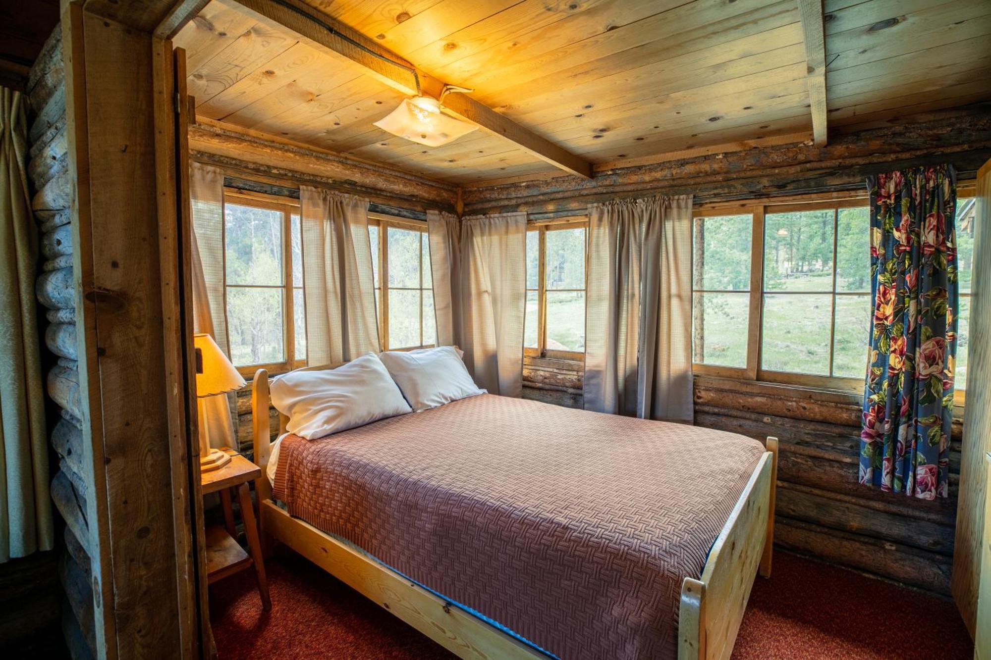 The Meeker Park Lodge Allenspark