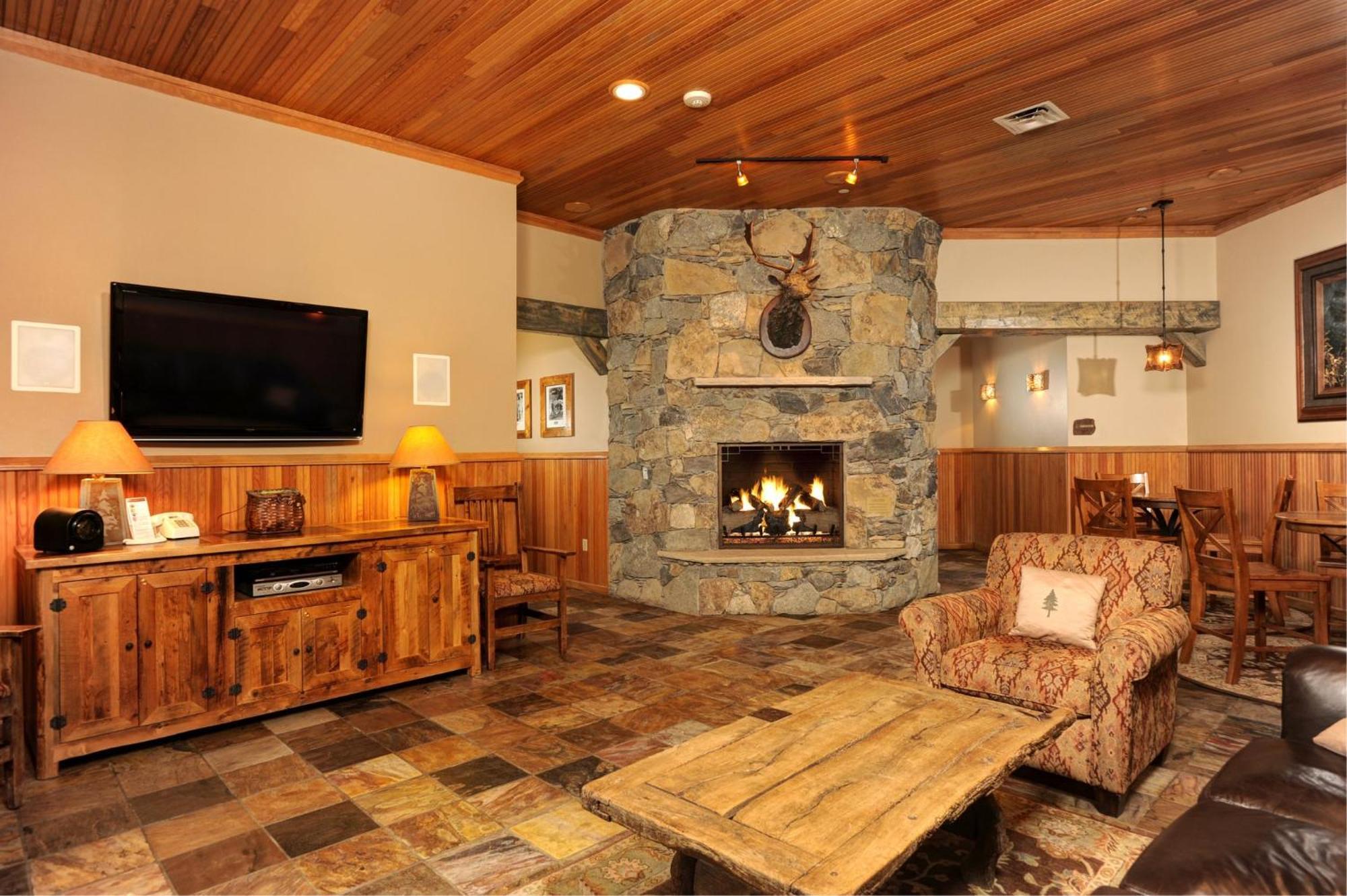 Resort Jackpine & Black Bear By Keystone
