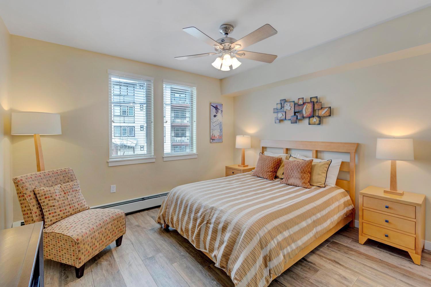 Ski-out Luxury Condo: Mountain Views & Hot Tub Retreat * Winter Park