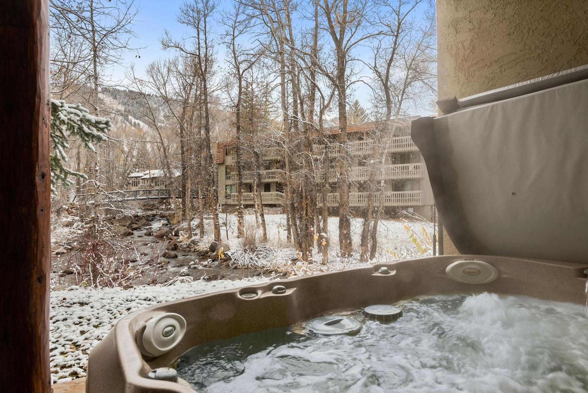 315 Park Avenue, Luxury Townhouse With River Views In Aspen