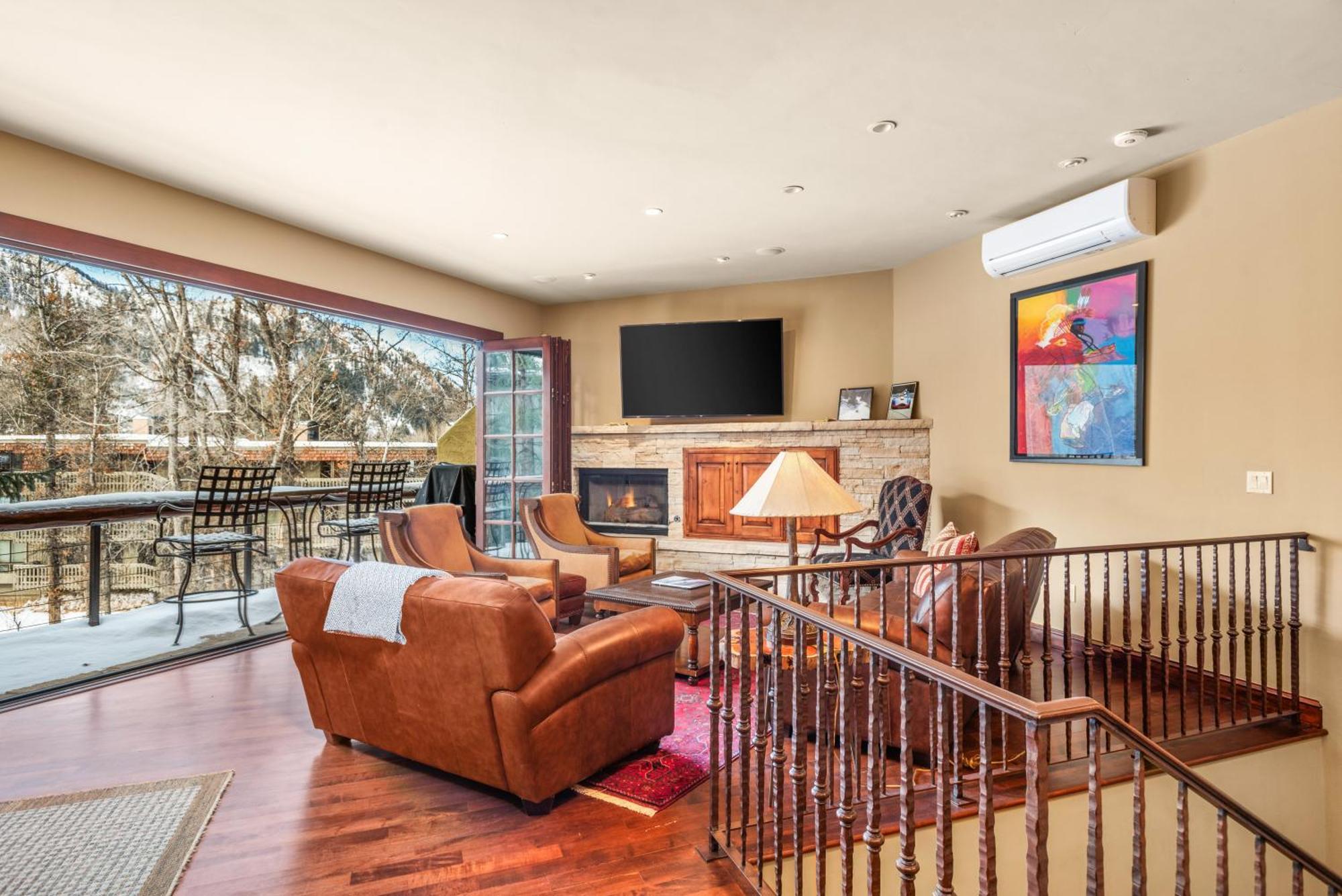 315 Park Avenue, Luxury Townhouse With River Views In