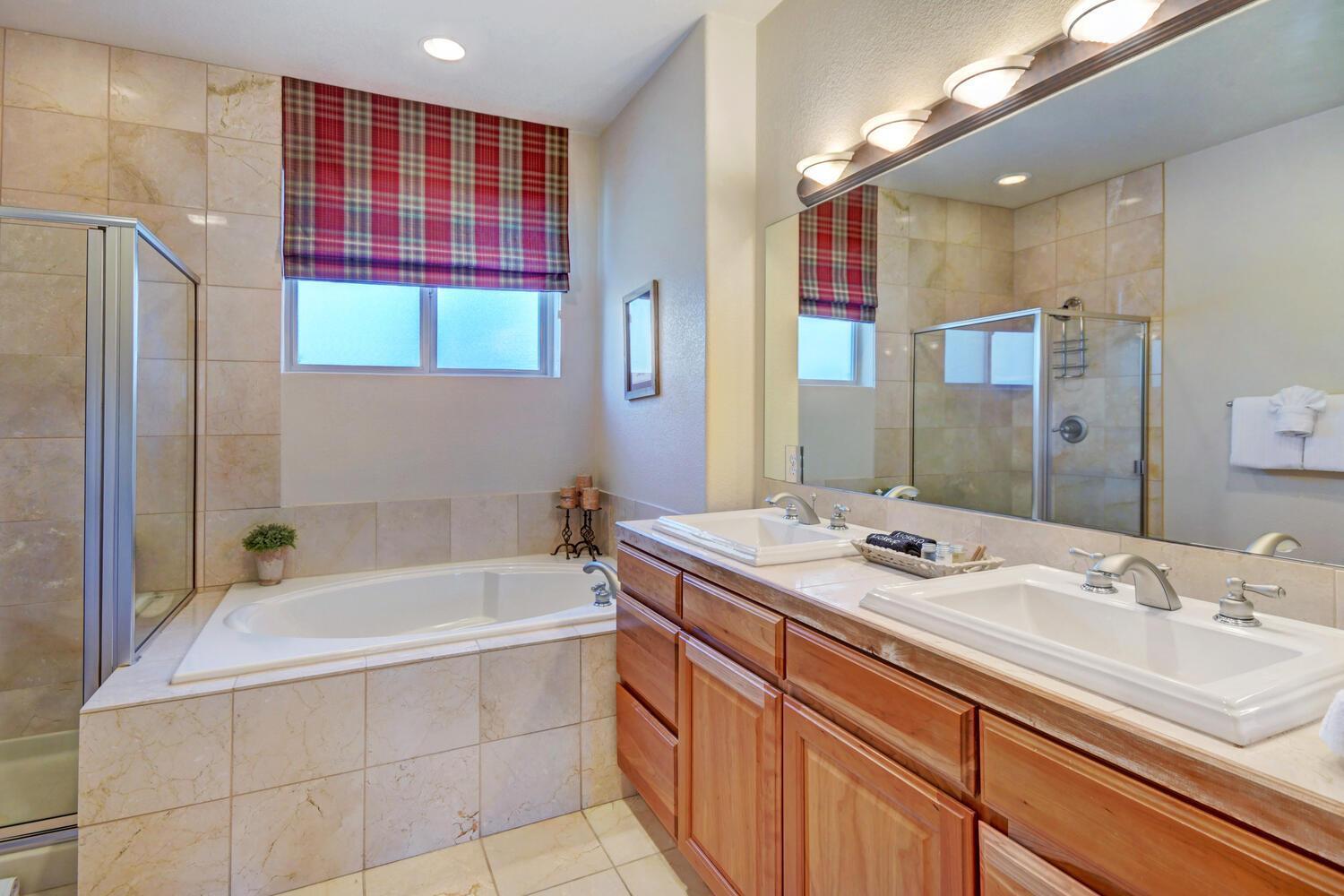 Luxury #206 With Hot Tub & Views - 500 Dollars Of Free Activities & Equipment Daily Holiday home *