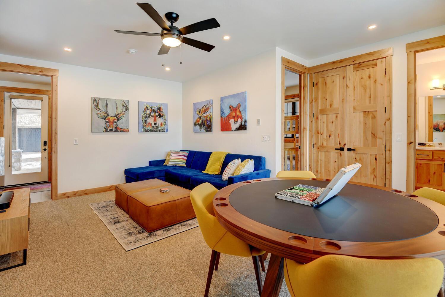 Casa de férias New Luxury 85 / Hot Tub / Rooftop Lounge / Views / Price- $500 Free Activities Daily *