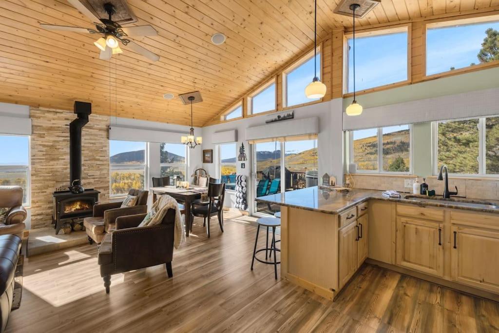 Lookout - Private Hot Tub - Panoramic Views