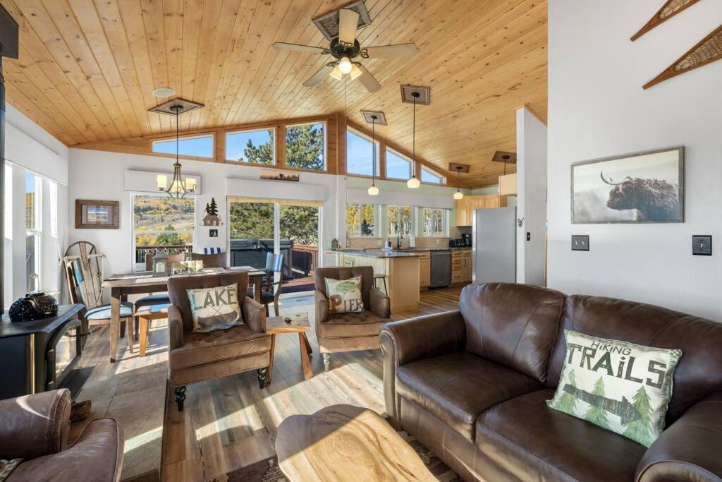 Lookout - Private Hot Tub - Panoramic Views Holiday home Fairplay