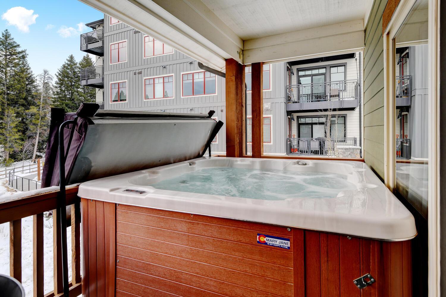 Luxury 520 - Hot Tub / Great Views / Price - $500 Free Activities Daily